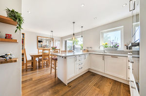 Kitchen diner angle 1- click for photo gallery